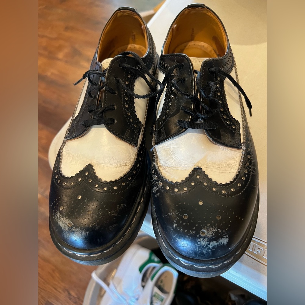 Brogue style Made in England unisex shoes